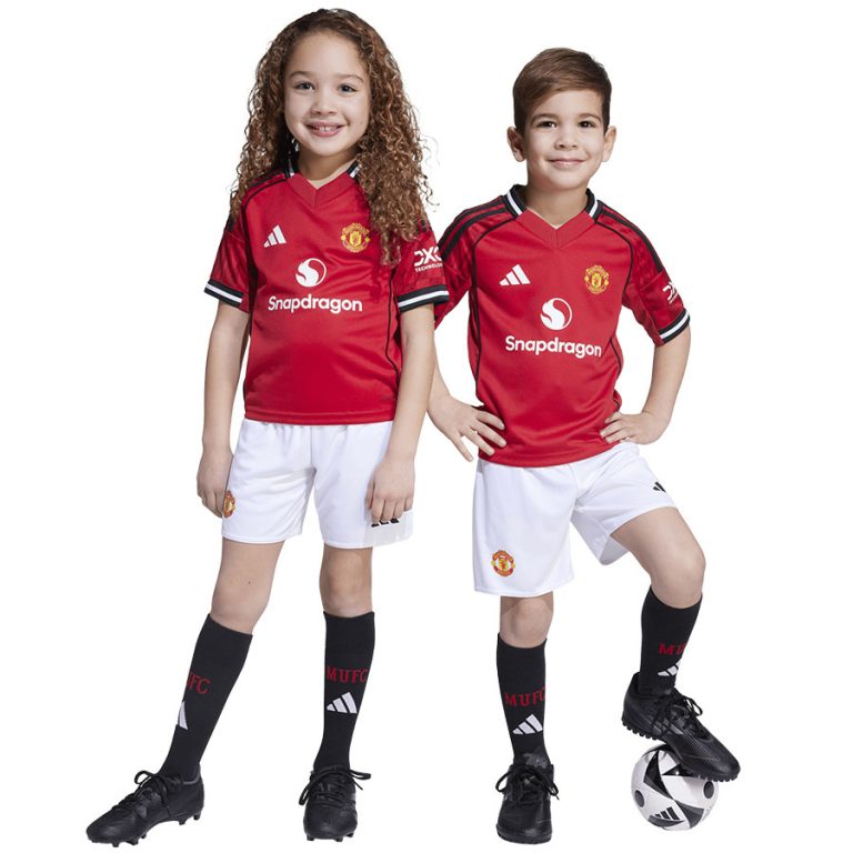 Manchester United Adidas komplet 019